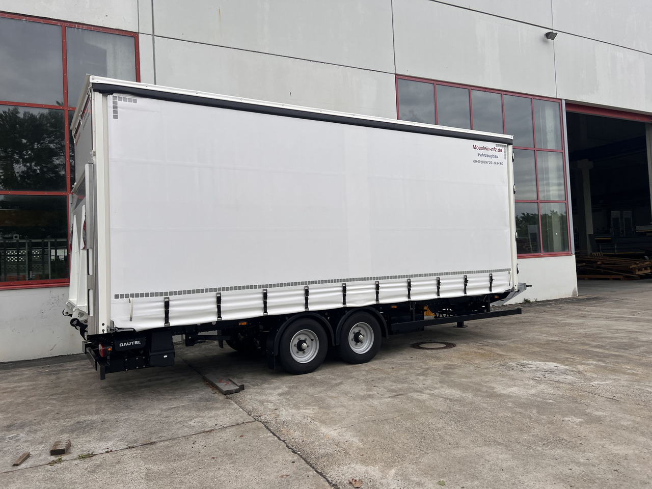 Reboque de lona Möslein TPS 105 D-L  Planenanhänger, Ladebordwand + Durchladbar neuwertig: foto 6