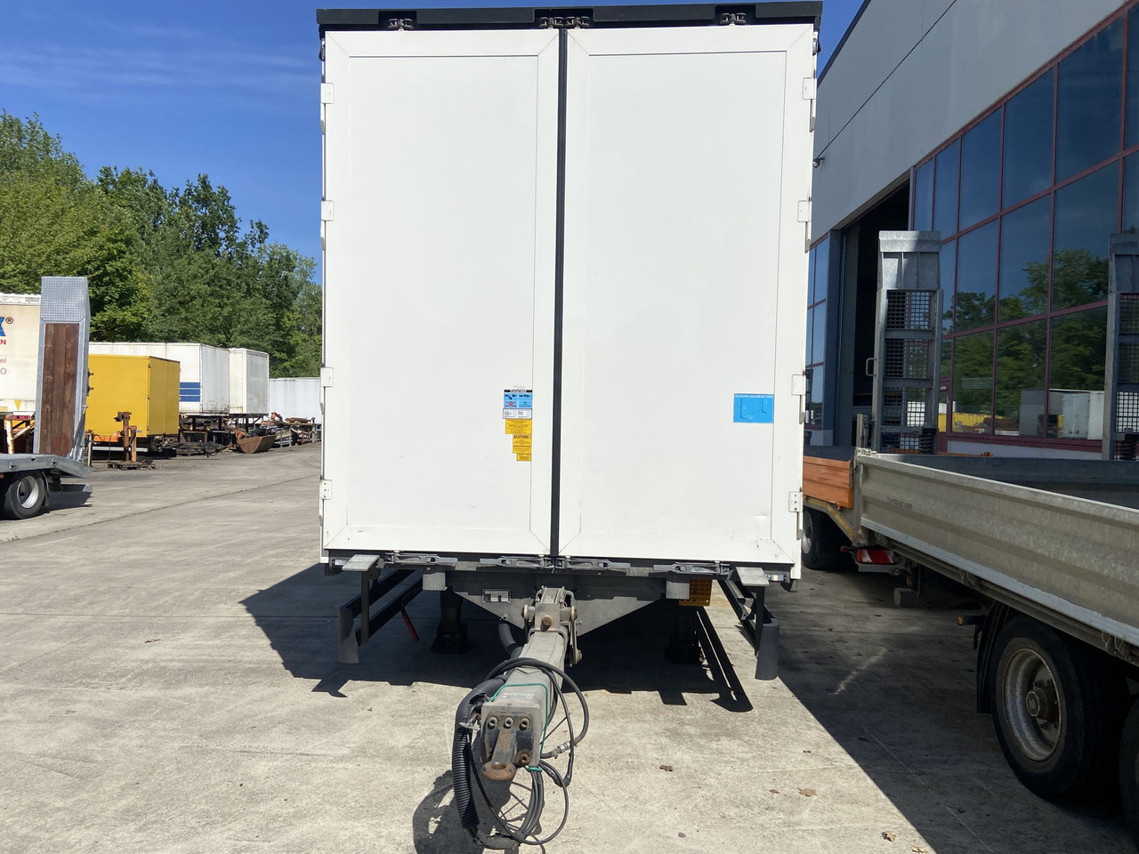 Reboque de lona Möslein TPW 105 D Schwebheim  Tandem- Planenanhänger Durchladbar: foto 6