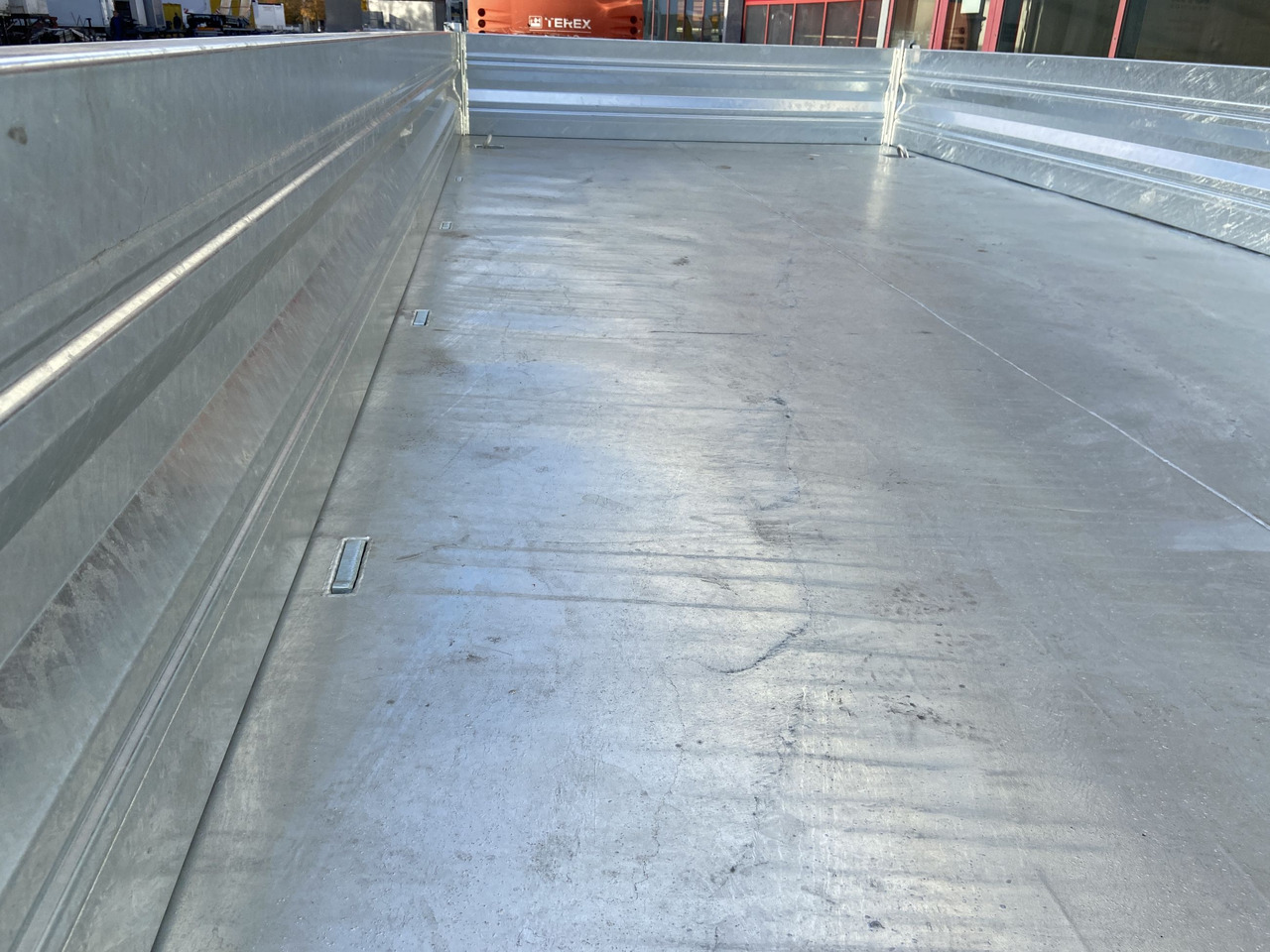 Möslein TTD 11 Breite Reifen  5,70 lang  Kipper Tieflader, Breite Reifen, 5,70 m lang-- Neufahrzeug -- - Reboque basculante: foto 2 Möslein TTD 11 Breite Reifen  5,70 lang  Kipper Tieflader, Breite Reifen, 5,70 m lang-- Neufahrzeug -- - Reboque basculante: foto 2