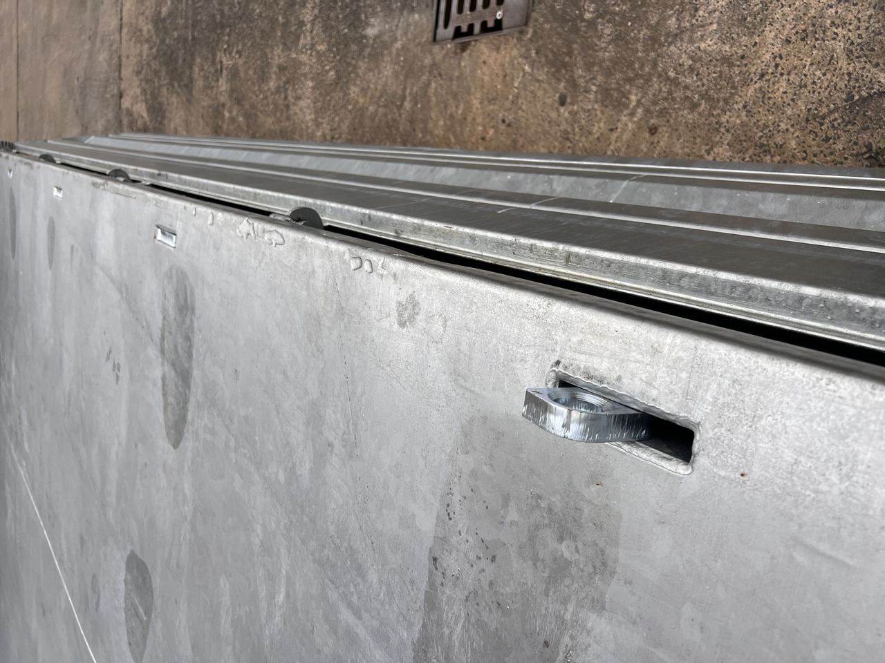 Möslein TTD 19 AB 19 t Tandem 3 Seiten Kipper TiefladerAufsatzbordwänden-- Neufahrzeug -- - Reboque basculante: foto 3 Möslein TTD 19 AB 19 t Tandem 3 Seiten Kipper TiefladerAufsatzbordwänden-- Neufahrzeug -- - Reboque basculante: foto 3