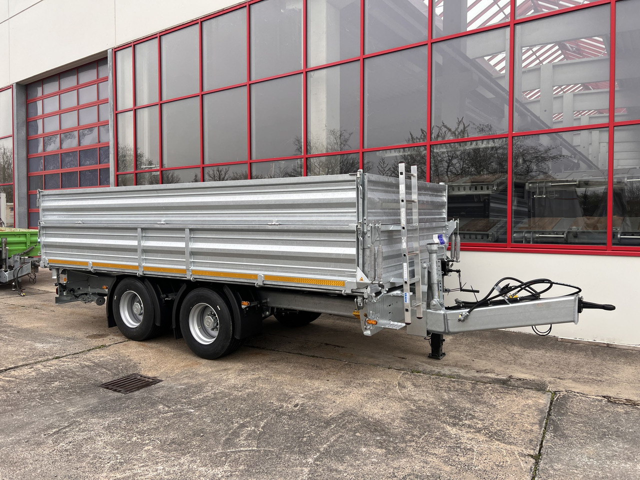 Möslein TTD 19 AB 19 t Tandem 3 Seiten Kipper TiefladerAufsatzbordwänden-- Neufahrzeug -- - Reboque basculante: foto 4 Möslein TTD 19 AB 19 t Tandem 3 Seiten Kipper TiefladerAufsatzbordwänden-- Neufahrzeug -- - Reboque basculante: foto 4