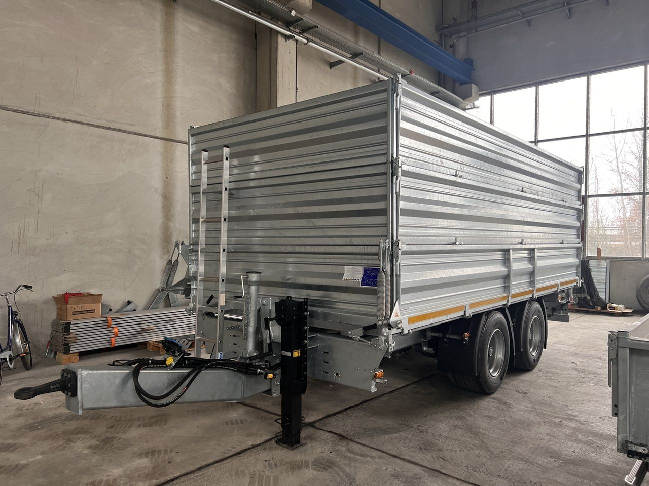 Möslein TTD 19 AB 19 t Tandem Kipper Tieflader2 x Aufsatzbordwänden-- Neufahrzeug -- - Reboque basculante: foto 1 Möslein TTD 19 AB 19 t Tandem Kipper Tieflader2 x Aufsatzbordwänden-- Neufahrzeug -- - Reboque basculante: foto 1