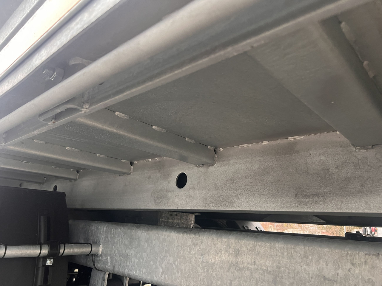 Möslein TTD 19 AB  neuer 19 t Tandemkipper TiefladerGitteraufsatz - Reboque basculante: foto 4 Möslein TTD 19 AB  neuer 19 t Tandemkipper TiefladerGitteraufsatz - Reboque basculante: foto 4