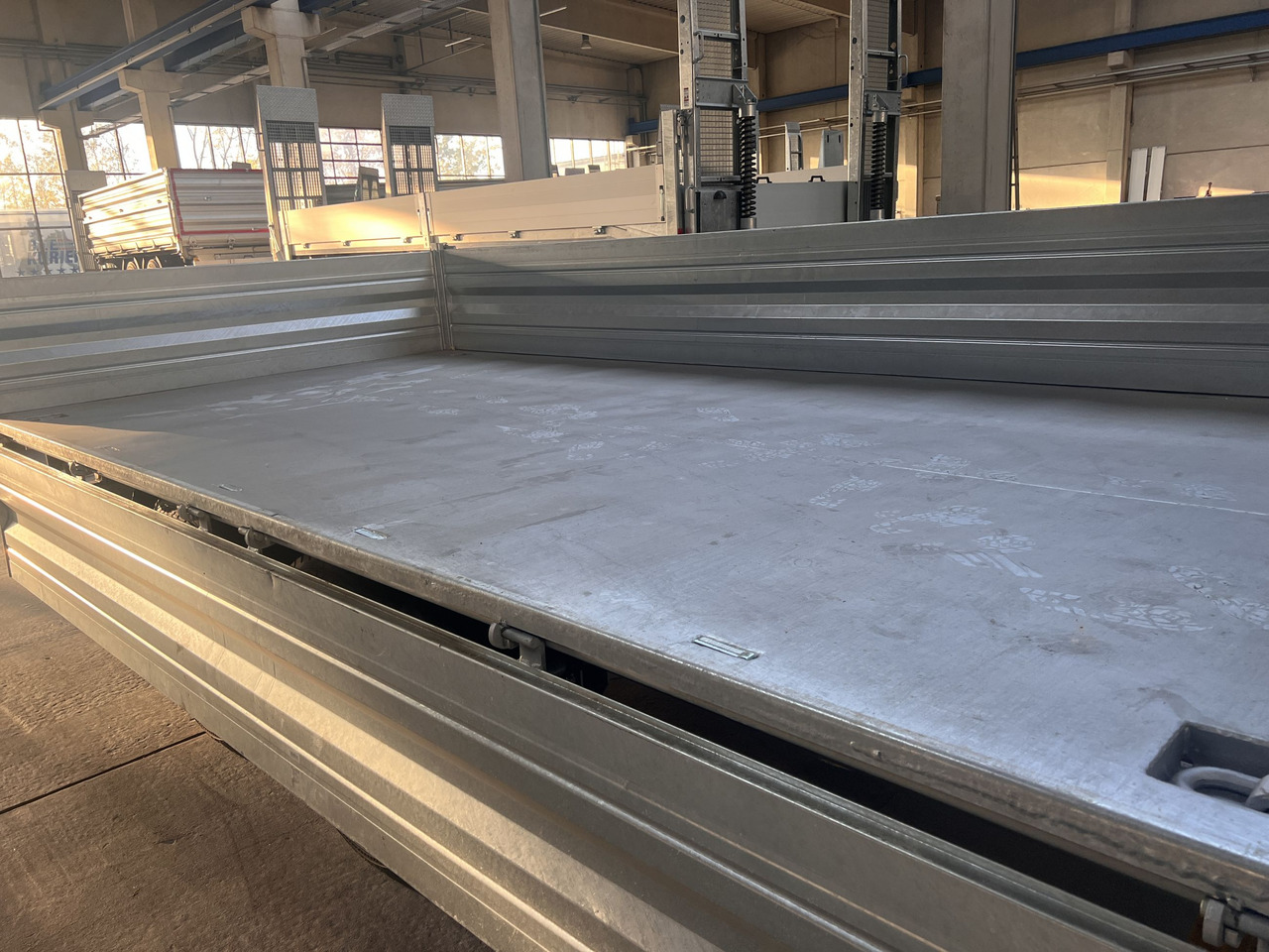 Möslein TTD 19 B neuer 19 t Tandemkipper- Tieflader - Reboque basculante: foto 4 Möslein TTD 19 B neuer 19 t Tandemkipper- Tieflader - Reboque basculante: foto 4