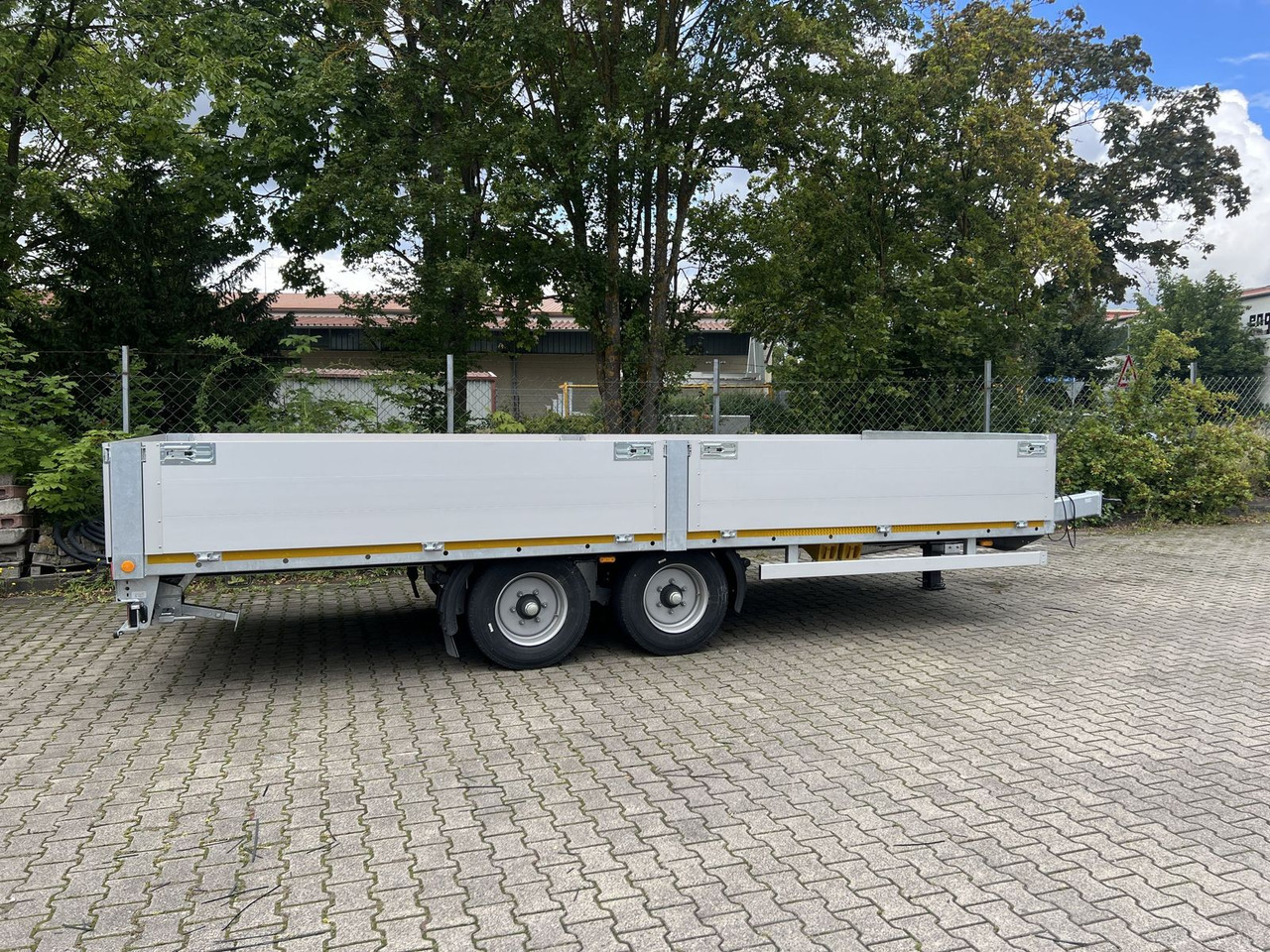 Möslein Tandem Pritsche- Tieflader mit Rungentaschen - Reboque plataforma/ Caixa aberta: foto 4 Möslein Tandem Pritsche- Tieflader mit Rungentaschen - Reboque plataforma/ Caixa aberta: foto 4