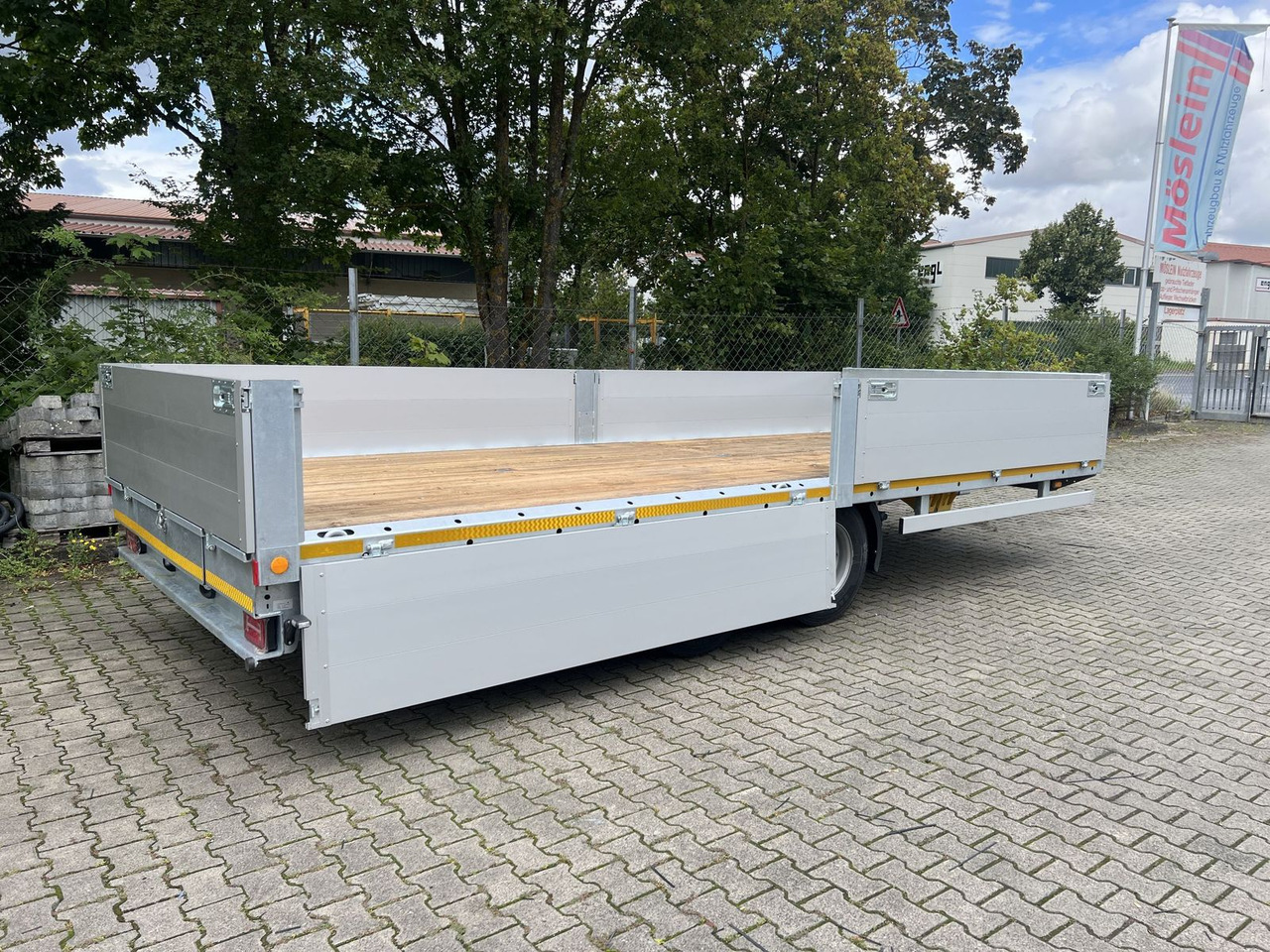 Möslein Tandem- Pritschenanhänger- Tieflader - Reboque baixa: foto 4 Möslein Tandem- Pritschenanhänger- Tieflader - Reboque baixa: foto 4