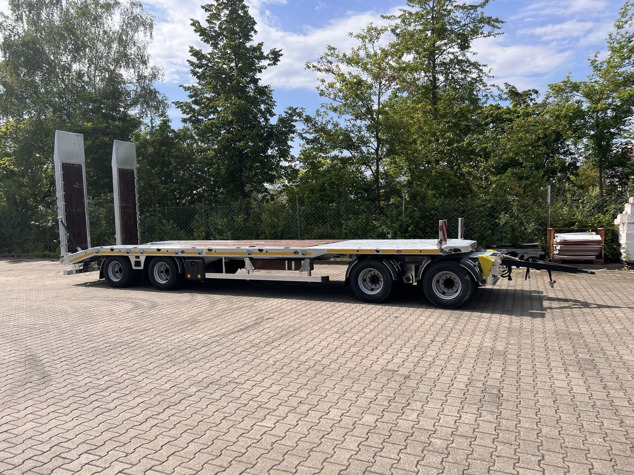 Möslein neuer 4 Achs Tieflader gerade hydraulischen Ram - Reboque baixa: foto 5 Möslein neuer 4 Achs Tieflader gerade hydraulischen Ram - Reboque baixa: foto 5
