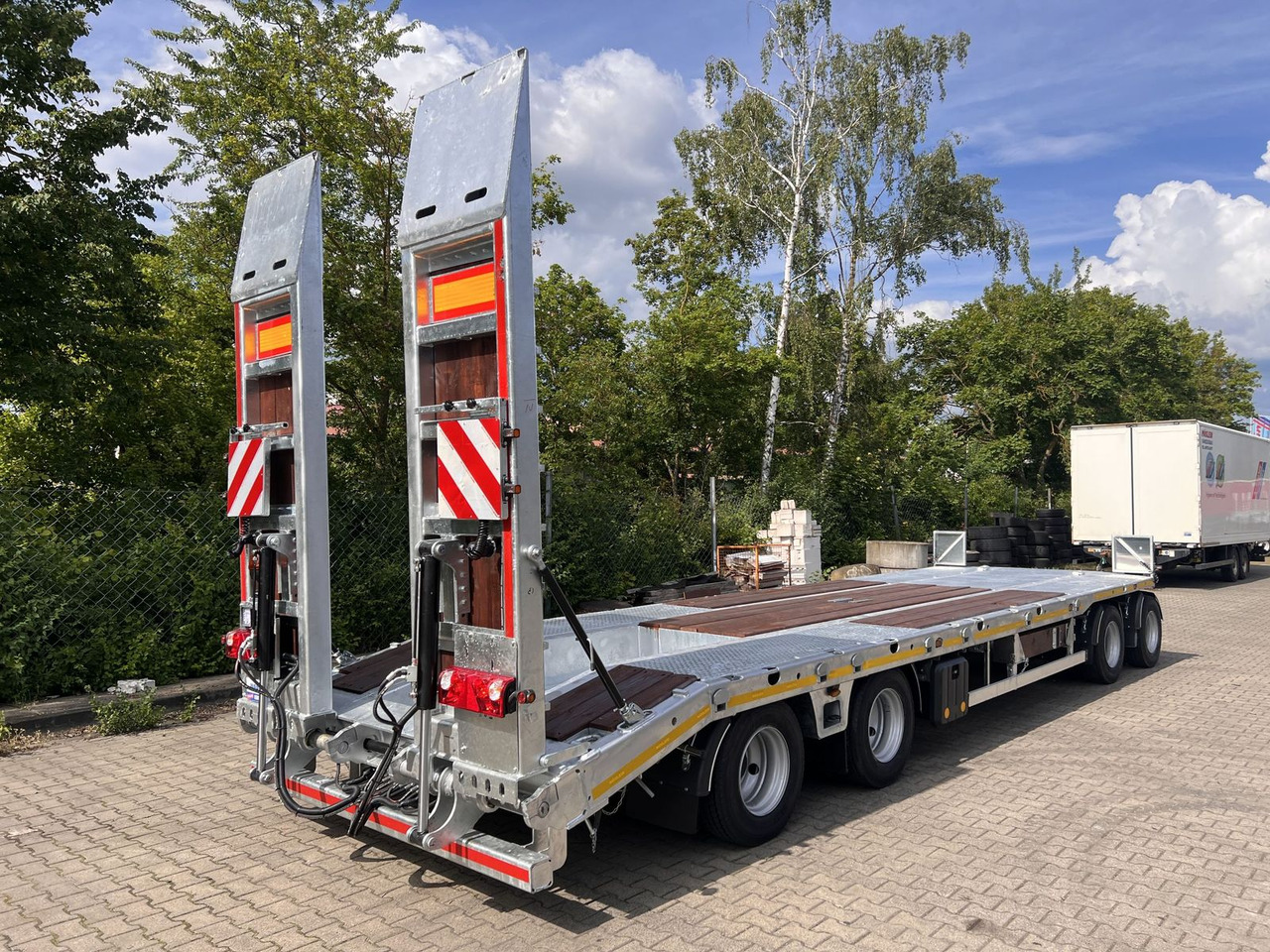Möslein neuer 4 Achs Tieflader gerade hydraulischen Ram - Reboque baixa: foto 3 Möslein neuer 4 Achs Tieflader gerade hydraulischen Ram - Reboque baixa: foto 3