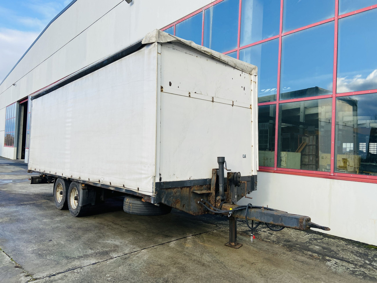 Obermaier OS2-L105L Tandemplanenanhänger - Reboque de lona: foto 4 Obermaier OS2-L105L Tandemplanenanhänger - Reboque de lona: foto 4