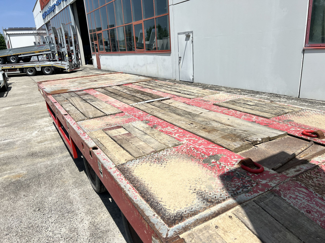 T3 3 Achs Tiefladeranhänger mit gerader Ladefläche - Reboque baixa: foto 4 T3 3 Achs Tiefladeranhänger mit gerader Ladefläche - Reboque baixa: foto 4
