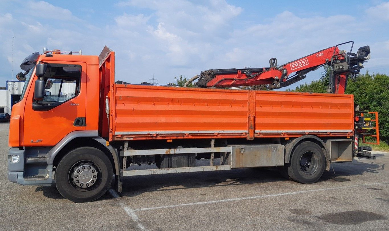 DAF FA LF 320 19t Fassi Kran - Camião de caixa aberta/ Plataforma, Camião grua: foto 2 DAF FA LF 320 19t Fassi Kran - Camião de caixa aberta/ Plataforma, Camião grua: foto 2