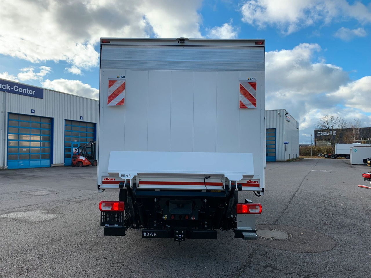 DAF FA XD 370 zikun Swing-Board-Aufbau - Camião transporte de bebidas: foto 5 DAF FA XD 370 zikun Swing-Board-Aufbau - Camião transporte de bebidas: foto 5