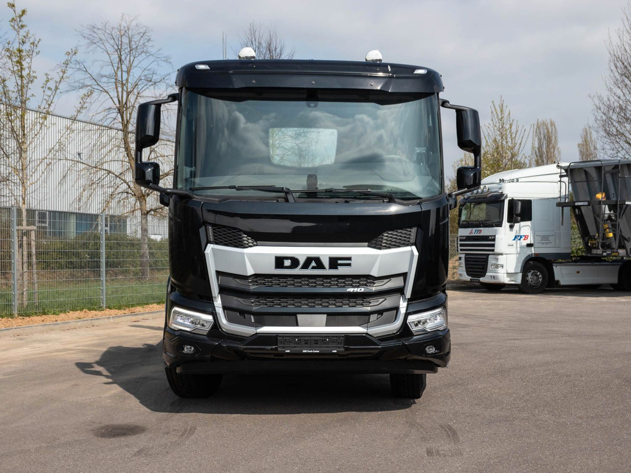 DAF FA XD 410 VDL Absetzkipper DAF FA XD 410 VDL Absetzkipper - Camião multibenne: foto 2 DAF FA XD 410 VDL Absetzkipper DAF FA XD 410 VDL Absetzkipper - Camião multibenne: foto 2