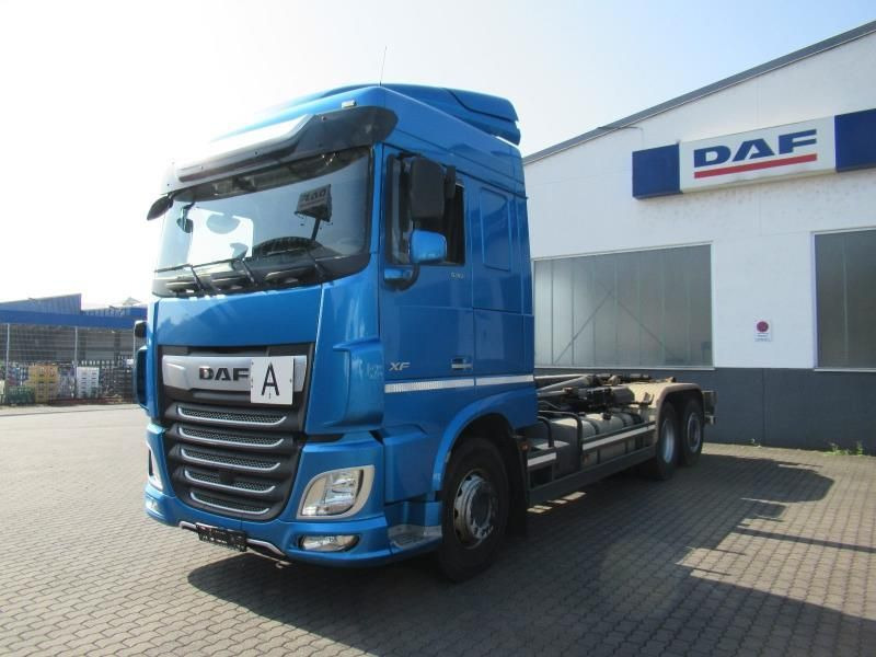 DAF FAN XF 530 SC Abrollkipper - Camião polibenne: foto 1 DAF FAN XF 530 SC Abrollkipper - Camião polibenne: foto 1