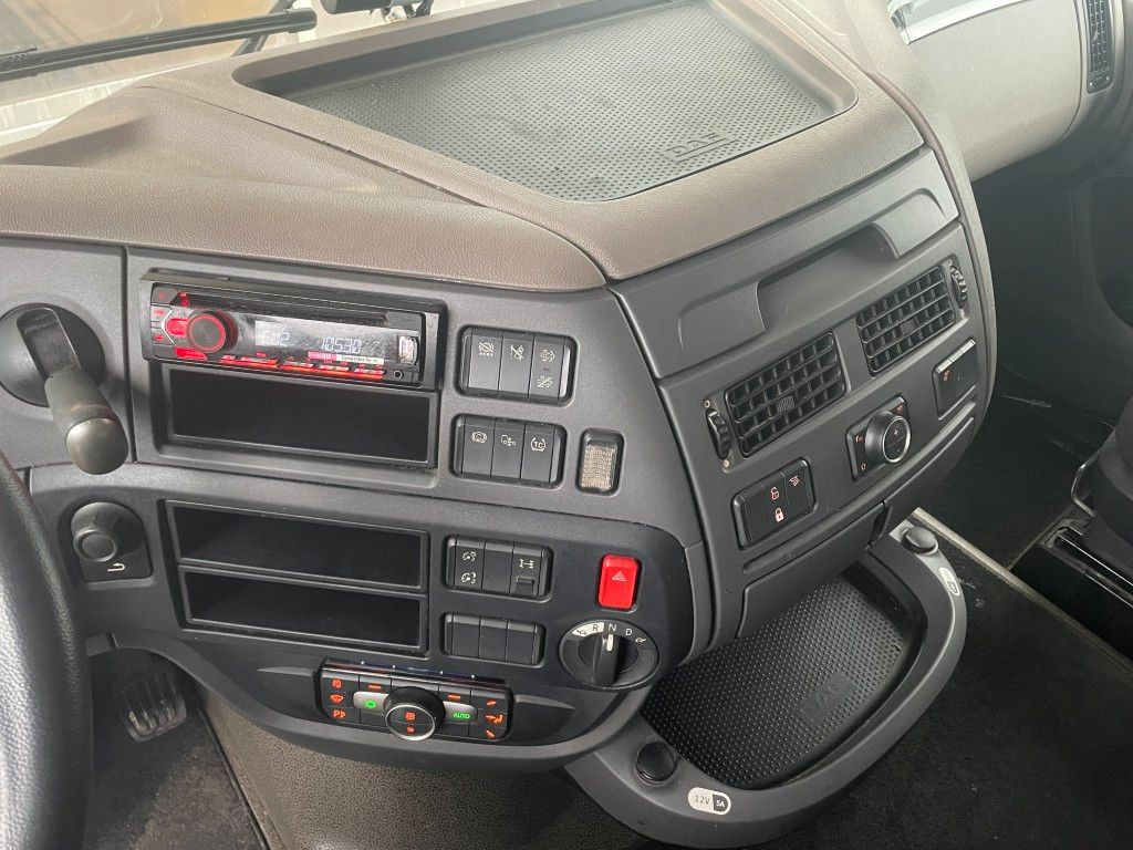 Tractor DAF FT XF 480 SSC, 2x Alutank, ZF-Intarder: foto 8 Tractor DAF FT XF 480 SSC, 2x Alutank, ZF-Intarder: foto 8