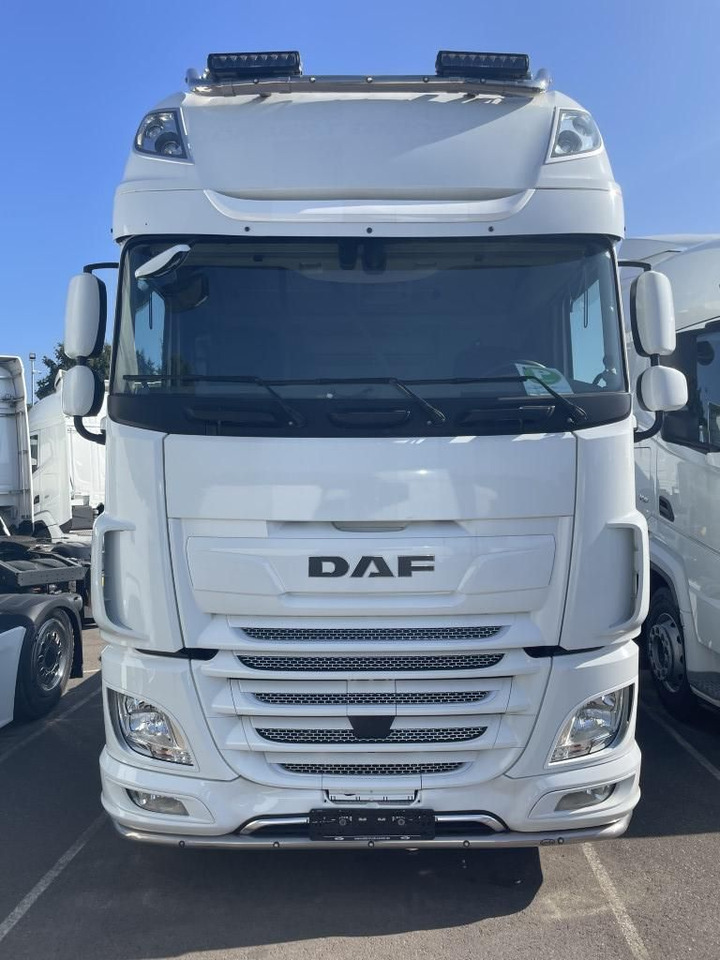 DAF FT XF480 SSC, 2x Tank, Standklima, Lampenbügel DAF FT XF480 SSC, 2x Tank, Standklima, Lampenbügel - Tractor: foto 3 DAF FT XF480 SSC, 2x Tank, Standklima, Lampenbügel DAF FT XF480 SSC, 2x Tank, Standklima, Lampenbügel - Tractor: foto 3