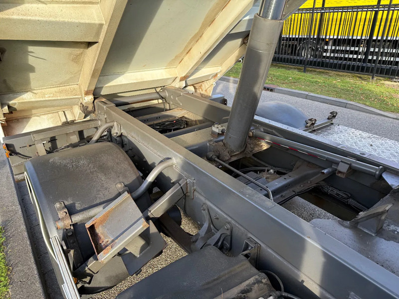 Camião basculante Renault Midlum 180 Doka crewcab 7 seats ex government: foto 19 Camião basculante Renault Midlum 180 Doka crewcab 7 seats ex government: foto 19