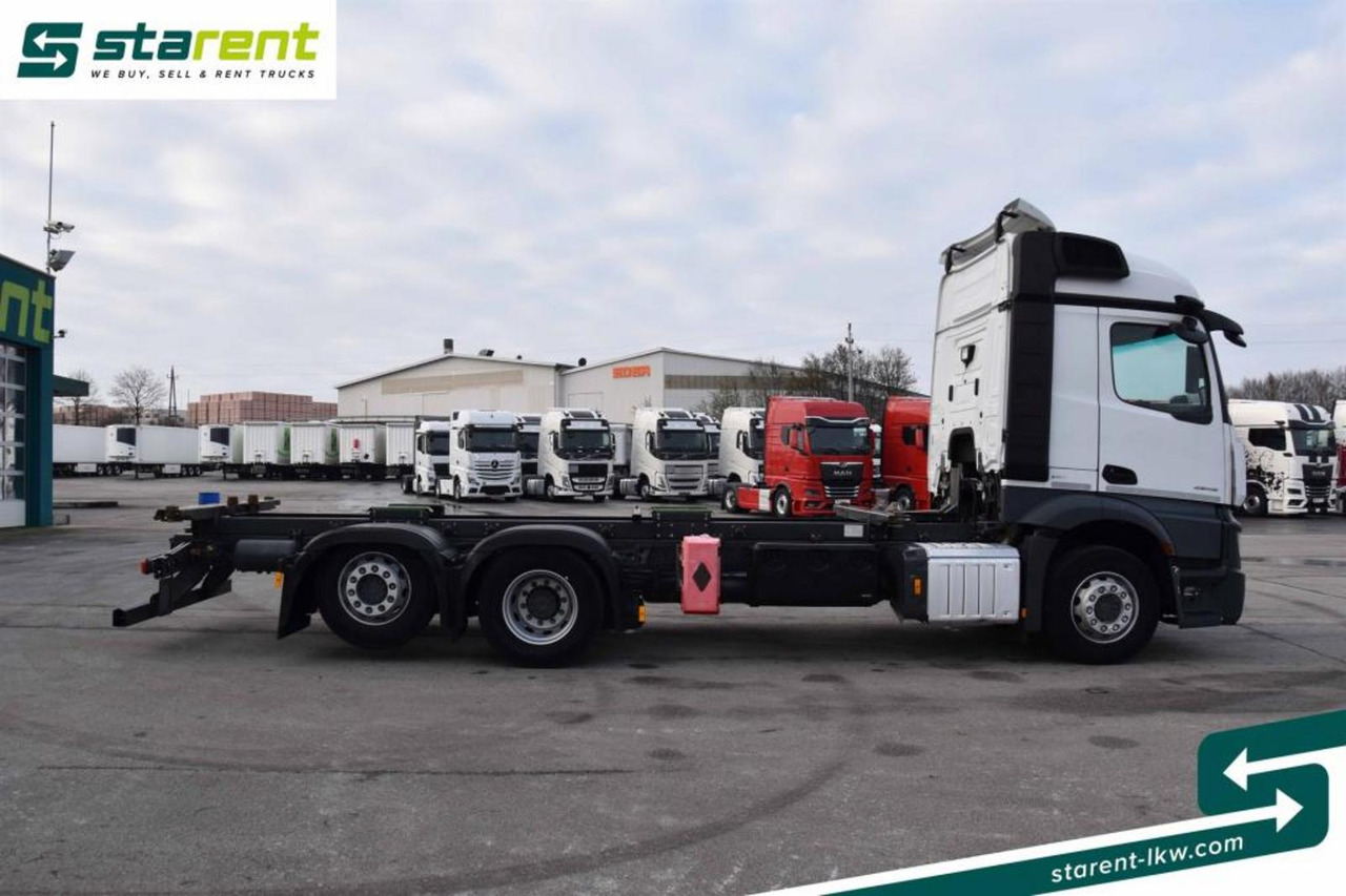 Mercedes Benz Actros 2645L Retarder Mirror Cam NAVI Liftachse - Camião transportador de contêineres/ Caixa móvel: foto 4 Mercedes Benz Actros 2645L Retarder Mirror Cam NAVI Liftachse - Camião transportador de contêineres/ Caixa móvel: foto 4