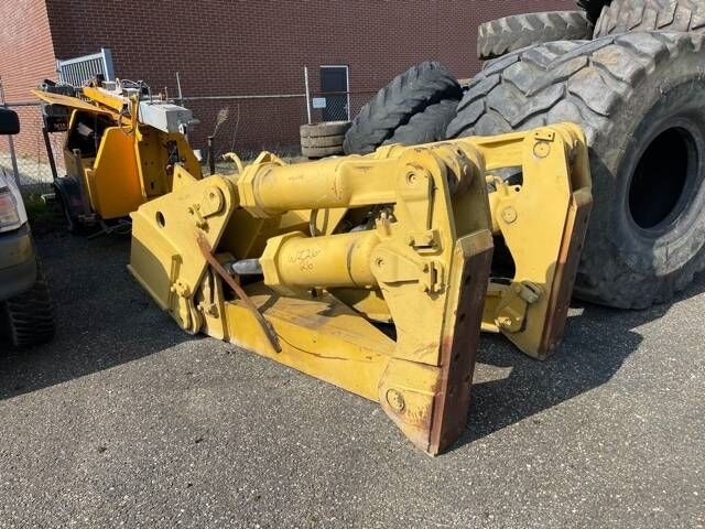 CAT D 8 R Ripper CAT D 8 R Ripper - Escarificador por Máquina de construção: foto 1 CAT D 8 R Ripper CAT D 8 R Ripper - Escarificador por Máquina de construção: foto 1