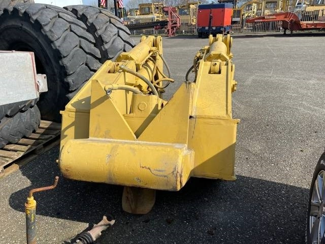 CAT D 8 R Ripper - Escarificador por Máquina de construção: foto 2 CAT D 8 R Ripper - Escarificador por Máquina de construção: foto 2
