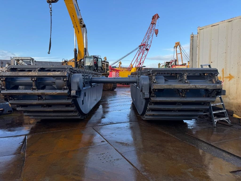 CAT swamp buggy amphibious undercarriage (unused) - Escavadeira flutuante: foto 3 CAT swamp buggy amphibious undercarriage (unused) - Escavadeira flutuante: foto 3