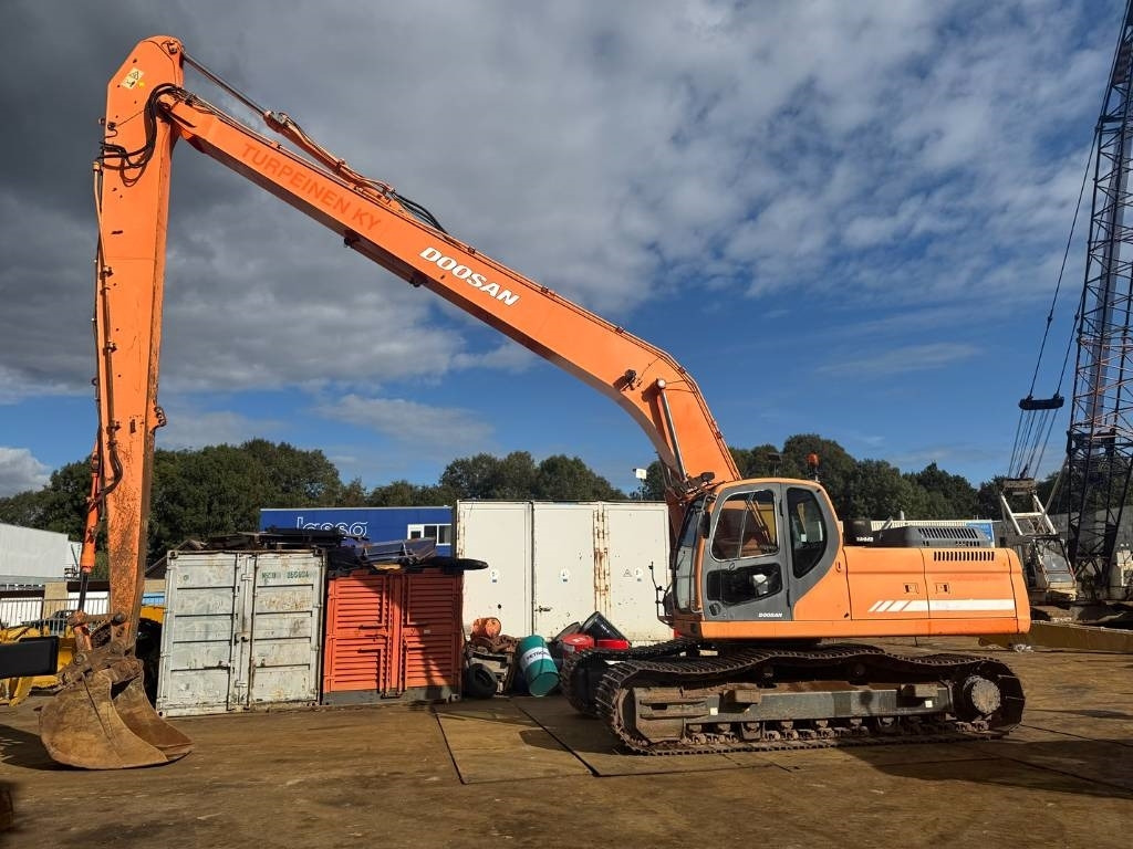 Doosan DX 300 LC ( 4.690 original hours 18M long reach ) - Escavadeira: foto 2 Doosan DX 300 LC ( 4.690 original hours 18M long reach ) - Escavadeira: foto 2