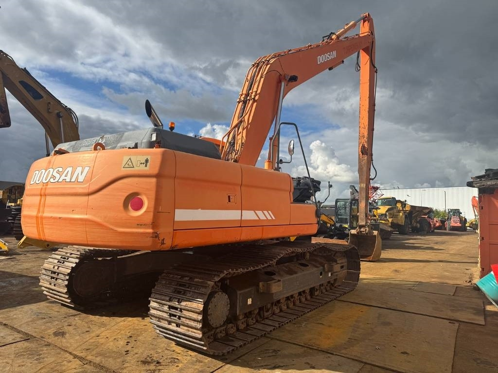 Doosan DX 300 LC ( 4.690 original hours 18M long reach ) - Escavadeira: foto 5 Doosan DX 300 LC ( 4.690 original hours 18M long reach ) - Escavadeira: foto 5
