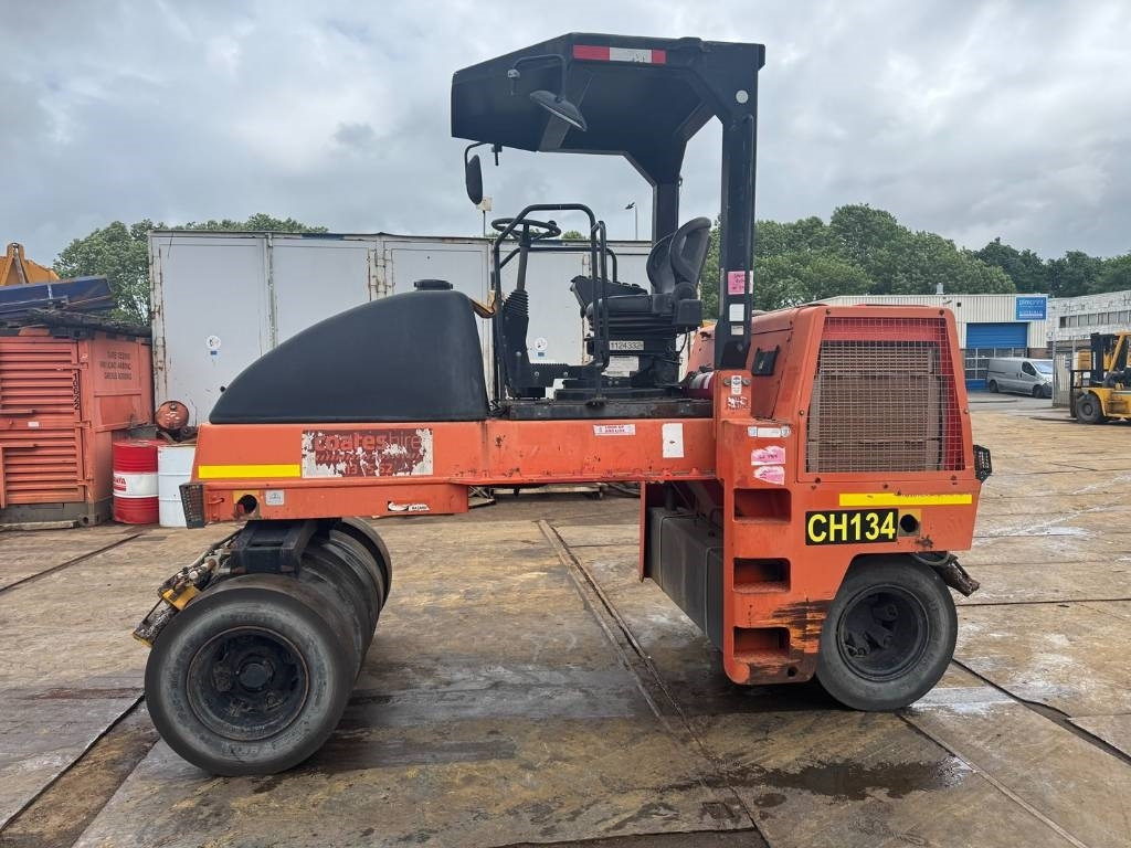 Dynapac CP 142 - Compactador de pneus: foto 1 Dynapac CP 142 - Compactador de pneus: foto 1