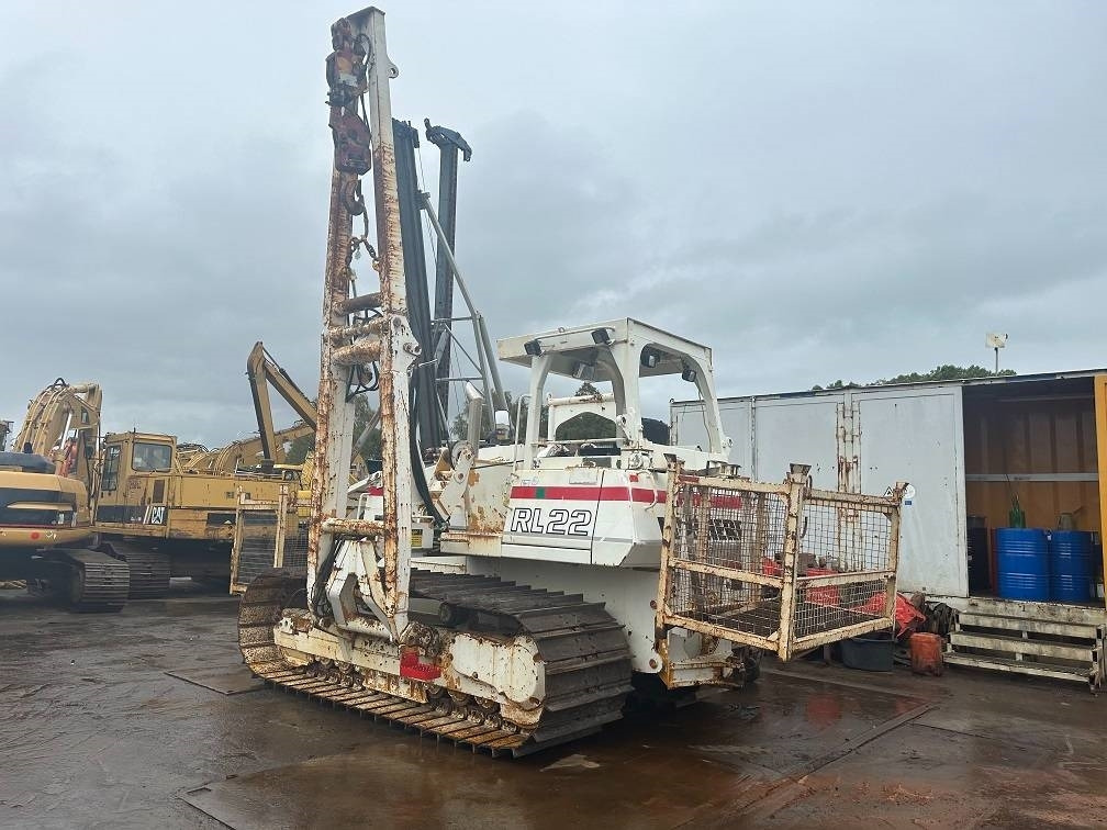 Liebherr RL 22 B - Colocar tubos: foto 3 Liebherr RL 22 B - Colocar tubos: foto 3