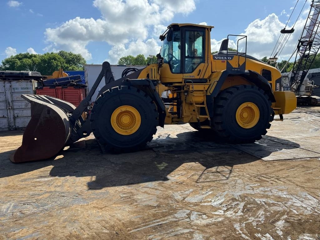 Volvo L 220 H ( WITH NEW TYRES ) - Pá carregadora de rodas: foto 2 Volvo L 220 H ( WITH NEW TYRES ) - Pá carregadora de rodas: foto 2