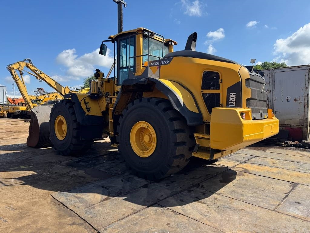 Volvo L 220 H ( WITH NEW TYRES ) - Pá carregadora de rodas: foto 2 Volvo L 220 H ( WITH NEW TYRES ) - Pá carregadora de rodas: foto 2