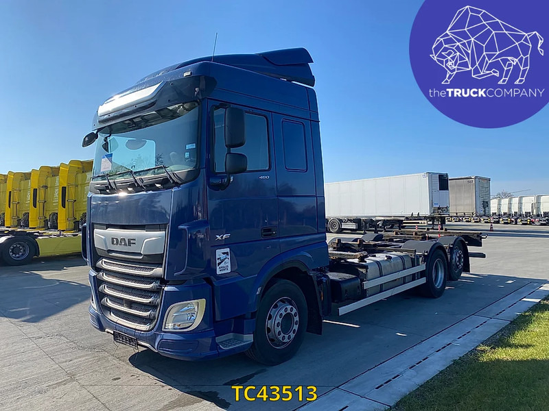 DAF XF Euro6 480 - Camião transportador de contêineres/ Caixa móvel: foto 1 DAF XF Euro6 480 - Camião transportador de contêineres/ Caixa móvel: foto 1