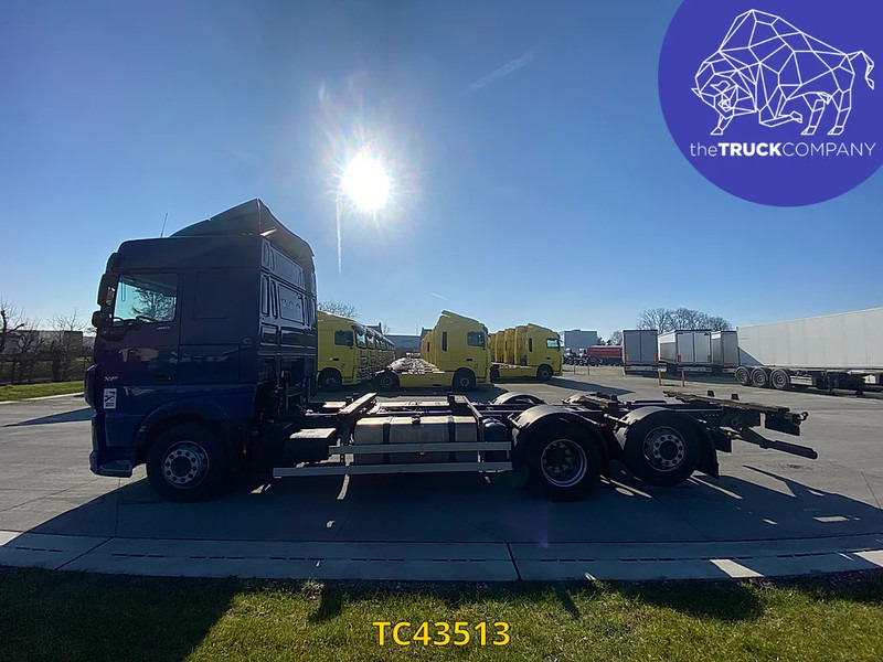 DAF XF Euro6 480 - Camião transportador de contêineres/ Caixa móvel: foto 2 DAF XF Euro6 480 - Camião transportador de contêineres/ Caixa móvel: foto 2