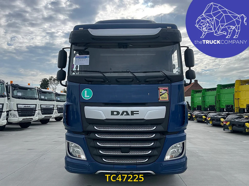 DAF XF Euro6 480 - Camião transportador de contêineres/ Caixa móvel: foto 2 DAF XF Euro6 480 - Camião transportador de contêineres/ Caixa móvel: foto 2