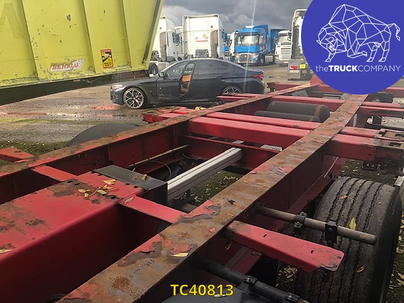 Semi-reboque transportador de contêineres/ Caixa móvel Krone: foto 17