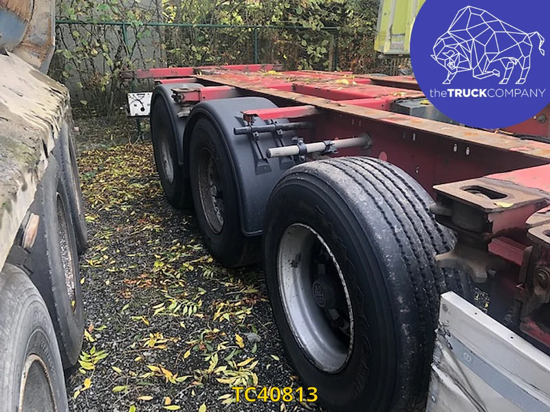 Semi-reboque transportador de contêineres/ Caixa móvel Krone: foto 15
