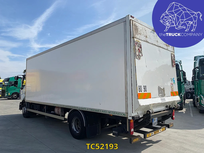 Renault D 210 - Camião furgão: foto 2 Renault D 210 - Camião furgão: foto 2