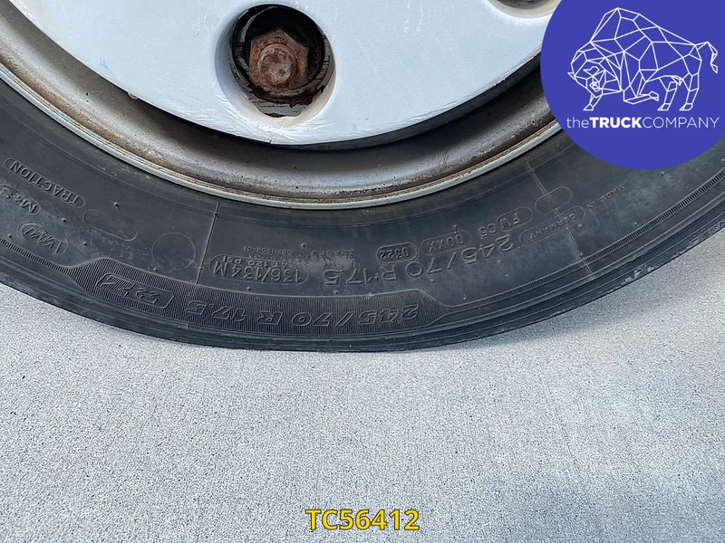 Renault D 240 - Camião frigorífico: foto 3 Renault D 240 - Camião frigorífico: foto 3