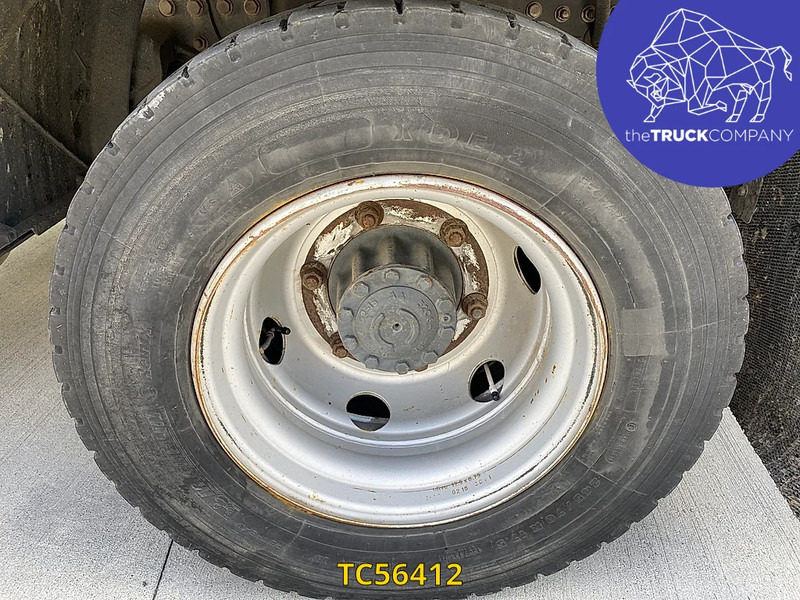 Renault D 240 - Camião frigorífico: foto 4 Renault D 240 - Camião frigorífico: foto 4