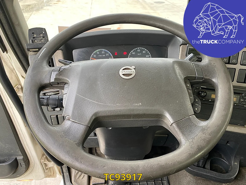 Caminhão de lixo Volvo FE 320: foto 11