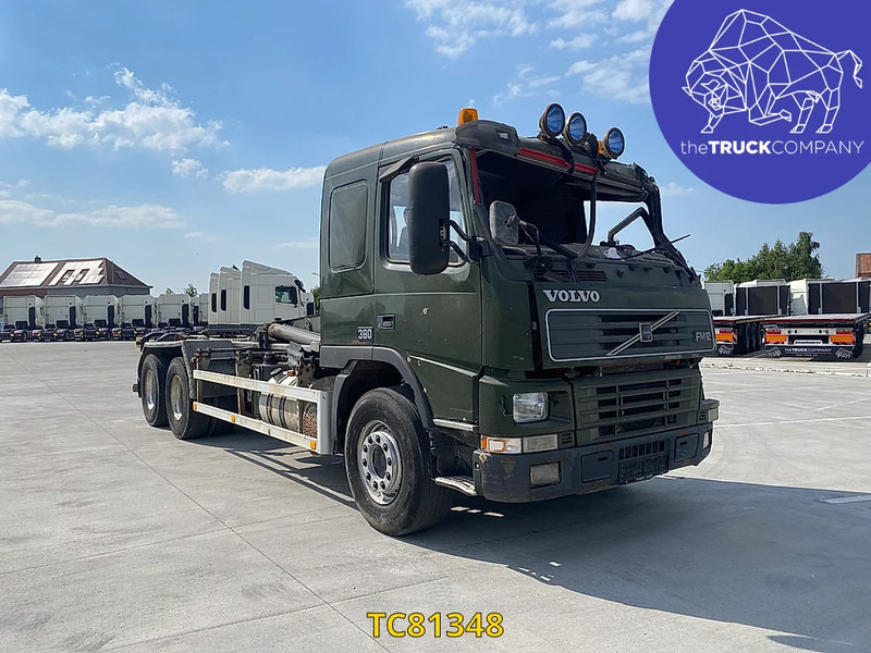 Volvo FH 380 - Camião transportador de contêineres/ Caixa móvel: foto 2 Volvo FH 380 - Camião transportador de contêineres/ Caixa móvel: foto 2