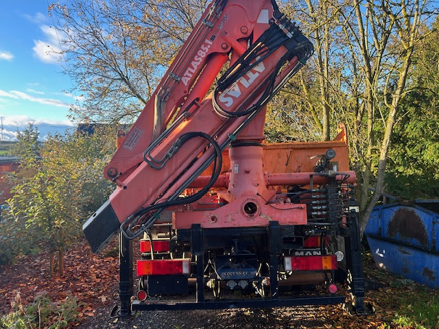 MAN 19 293 4x4 Kran Atlas 85.1 A2 - Camião basculante: foto 2 MAN 19 293 4x4 Kran Atlas 85.1 A2 - Camião basculante: foto 2