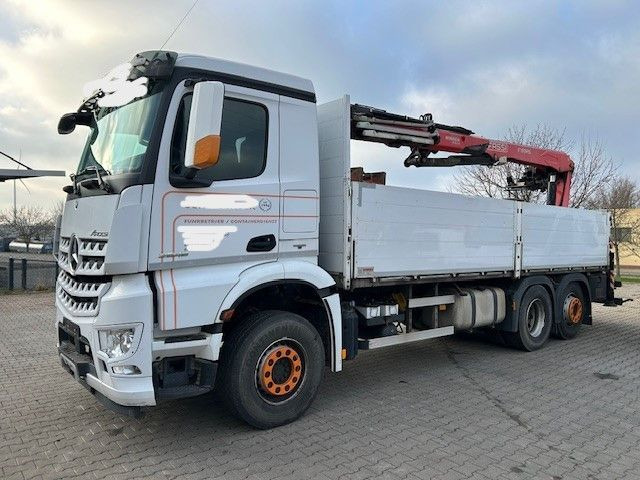 Mercedes-Benz 2545 Kran FASSI F195AS Mercedes-Benz 2545 Kran FASSI F195AS - Camião de caixa aberta/ Plataforma, Camião grua: foto 1 Mercedes-Benz 2545 Kran FASSI F195AS Mercedes-Benz 2545 Kran FASSI F195AS - Camião de caixa aberta/ Plataforma, Camião grua: foto 1