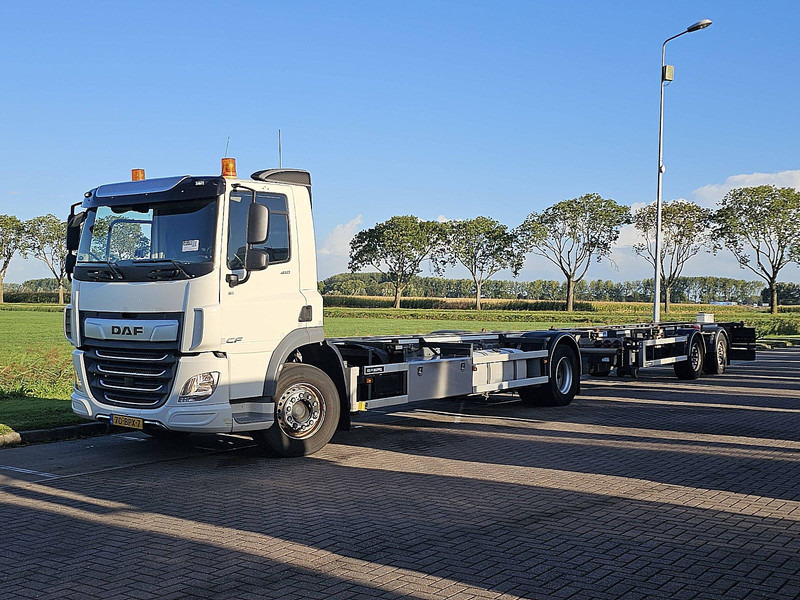 DAF CF 410 20FT TANKCONTAINER - Camião transportador de contêineres/ Caixa móvel: foto 2 DAF CF 410 20FT TANKCONTAINER - Camião transportador de contêineres/ Caixa móvel: foto 2