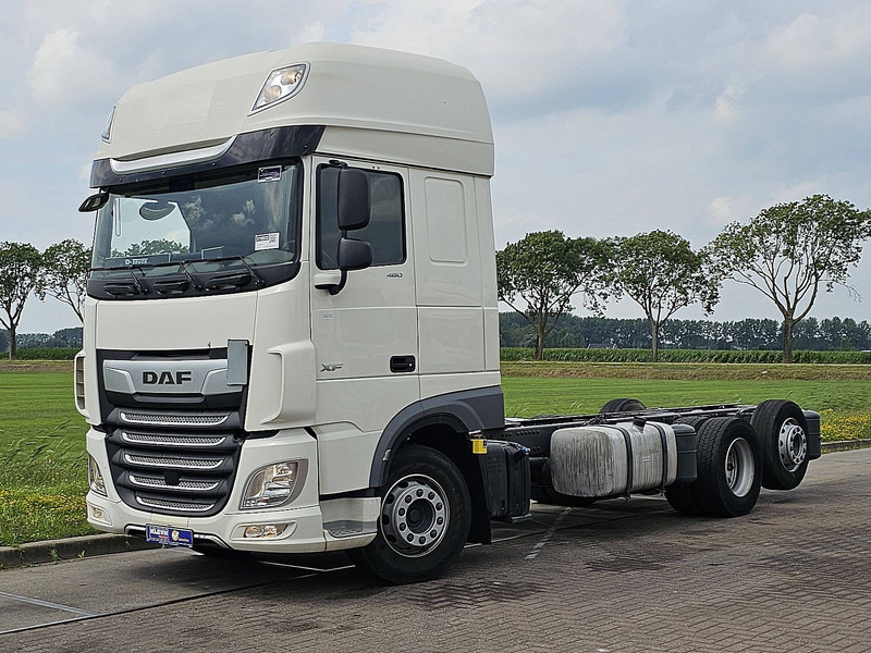 DAF XF 480 SSC 6X2 FAR INTARDER - Camião chassi: foto 2 DAF XF 480 SSC 6X2 FAR INTARDER - Camião chassi: foto 2