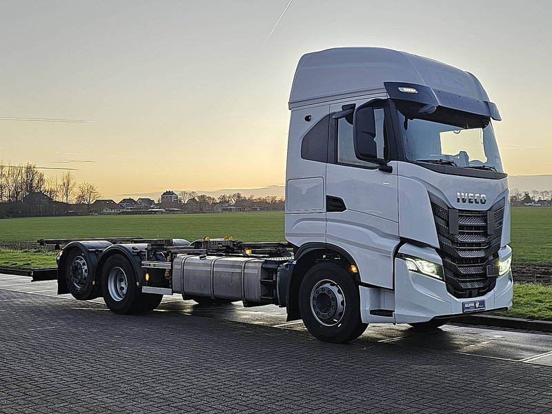 Iveco S-WAY AS440S51 - Camião transportador de contêineres/ Caixa móvel: foto 5 Iveco S-WAY AS440S51 - Camião transportador de contêineres/ Caixa móvel: foto 5