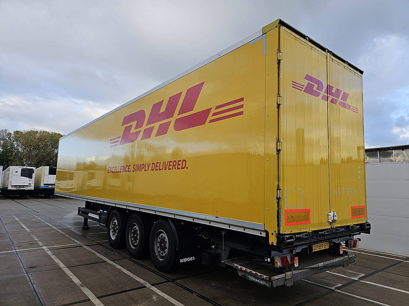 Kögel SKH24 LIFT AXLE TAILLIFT - Semi-reboque furgão: foto 5 Kögel SKH24 LIFT AXLE TAILLIFT - Semi-reboque furgão: foto 5