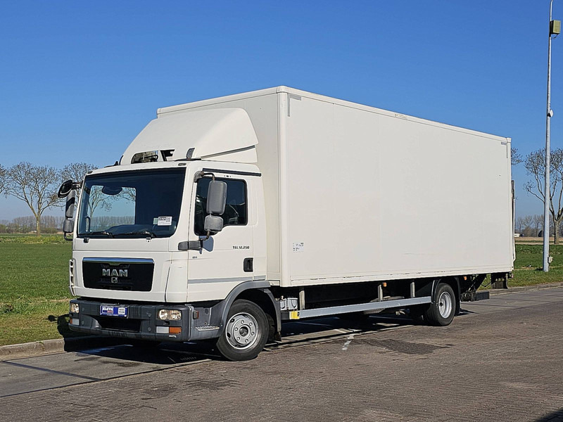 MAN 12.250 TGL MANUAL AIRCO LIFT - Camião furgão: foto 2 MAN 12.250 TGL MANUAL AIRCO LIFT - Camião furgão: foto 2