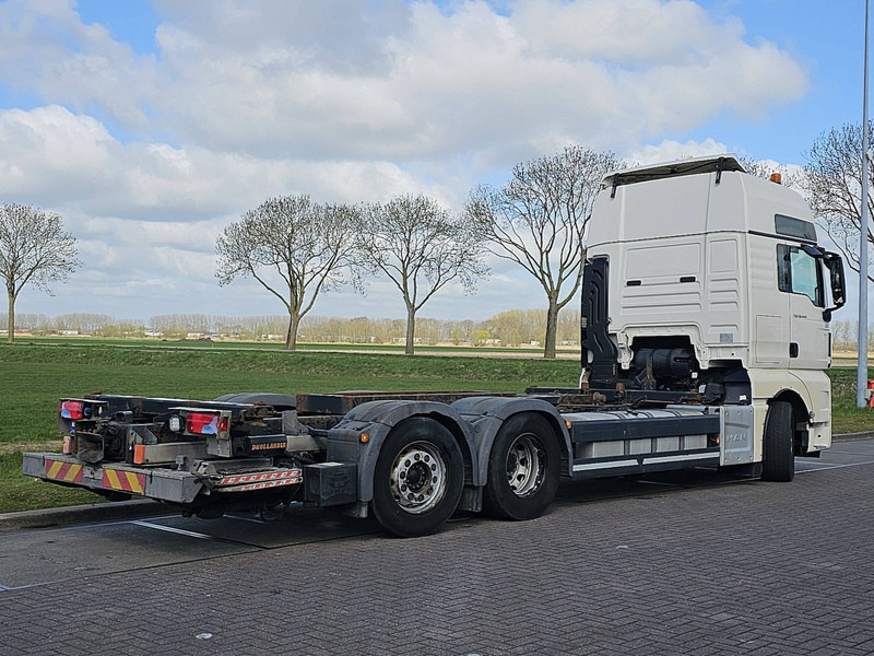 MAN 26.440 TGX XXL 6X2-4 STEER AXLE - Camião transportador de contêineres/ Caixa móvel: foto 3 MAN 26.440 TGX XXL 6X2-4 STEER AXLE - Camião transportador de contêineres/ Caixa móvel: foto 3