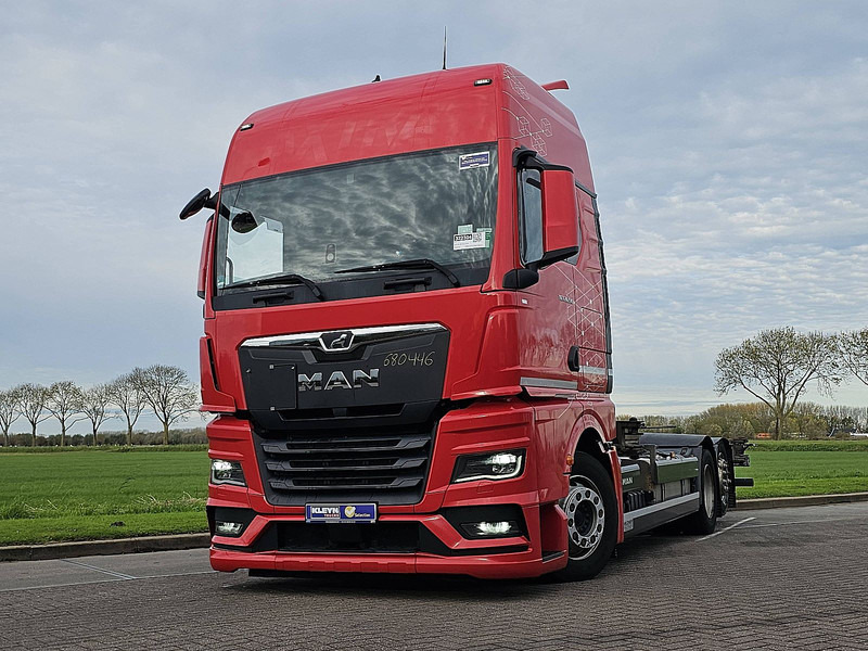 MAN 26.510 TGX GX 6X2 INTARDER - Camião transportador de contêineres/ Caixa móvel: foto 1 MAN 26.510 TGX GX 6X2 INTARDER - Camião transportador de contêineres/ Caixa móvel: foto 1